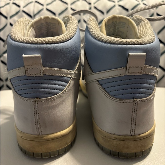 Vintage Nike Dunk High ‘Reverse UNC’ Women’s - Picture 5 of 7